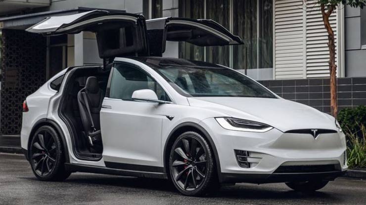 9. Mobil Tesla Model X Termahal di Indonesia