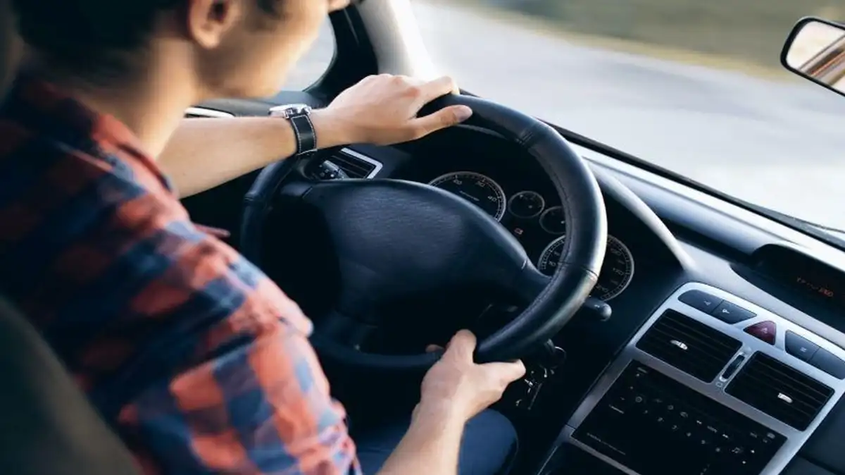 Mobil Bunyi Tek Tek Saat di Gas, Penyebab dan Solusi