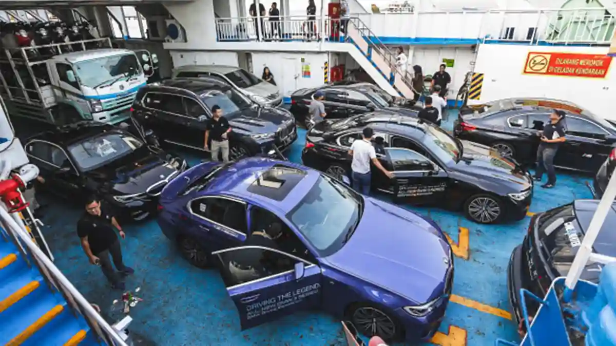 Persiapan Bawa Mobil Naik Kapal Laut